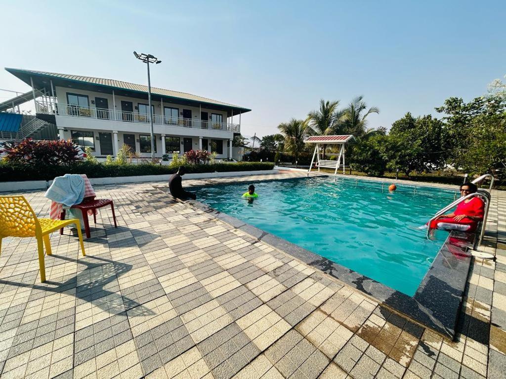 The Village Resorts Карджат Екстер'єр фото