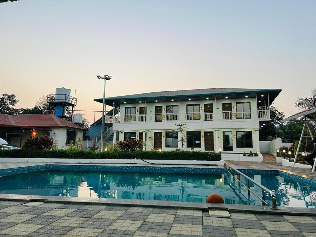 The Village Resorts Карджат Екстер'єр фото